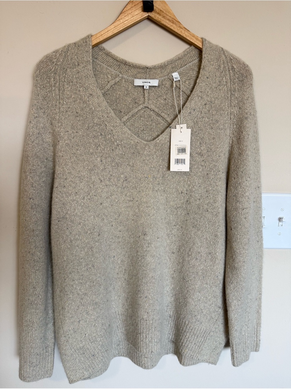 Vince Cream V-Neck Sweater Soft Texture